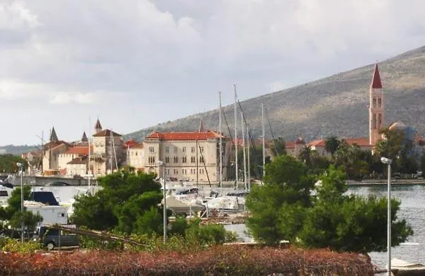 Apartments Kapetanovi Dvori Trogir