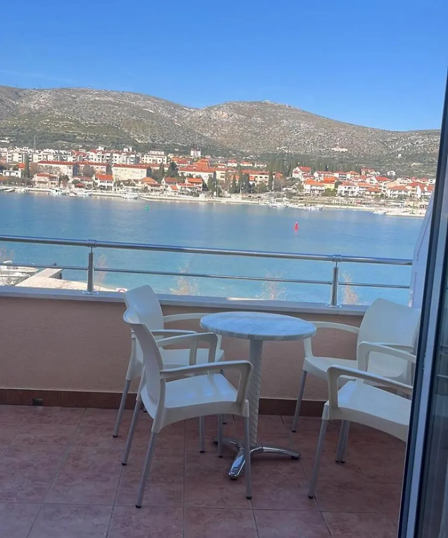 Apartments Kapetanovi Dvori Trogir