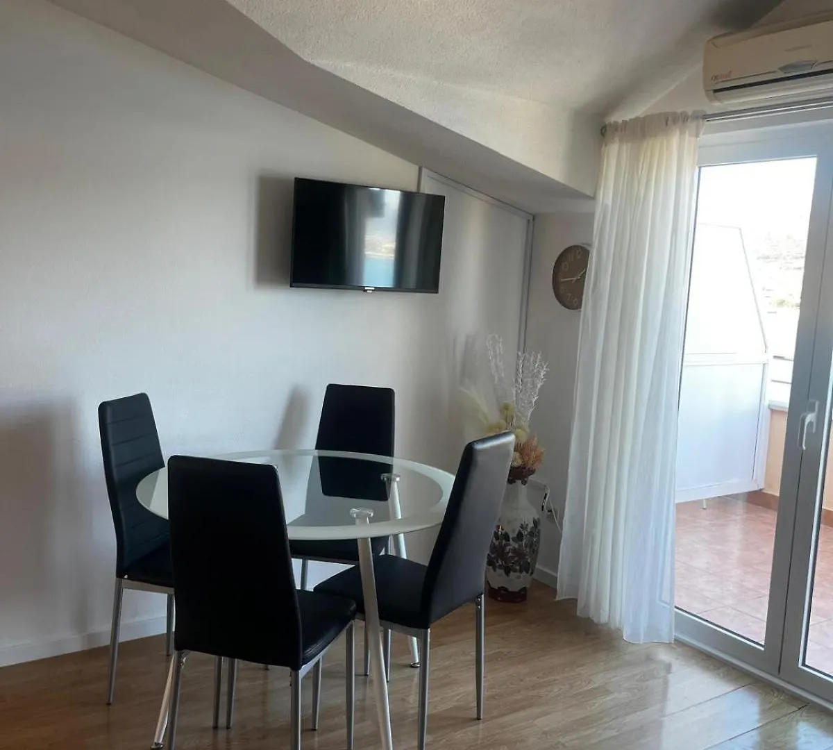 Apartments Kapetanovi Dvori Trogir 0*,