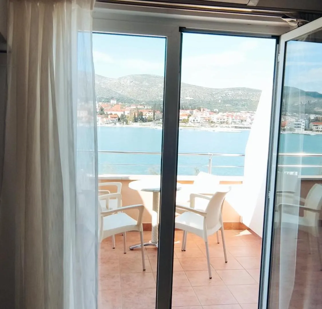 Apartments Kapetanovi Dvori Trogir Croatia