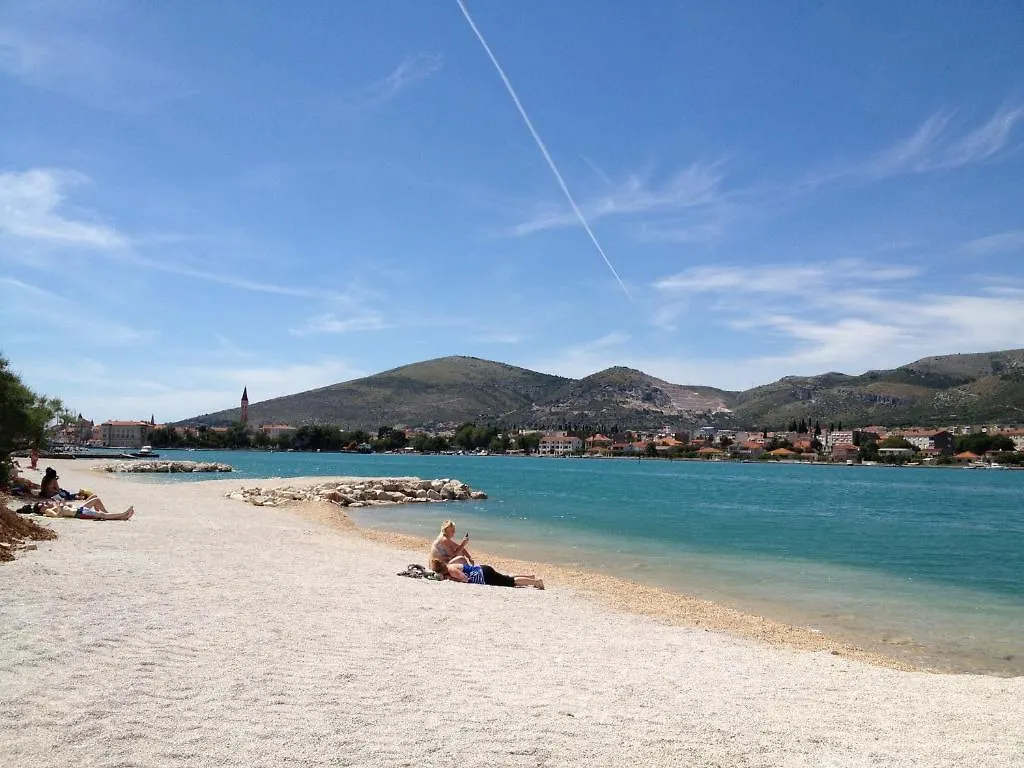 Apartments Kapetanovi Dvori Trogir 0*,  Horvátország