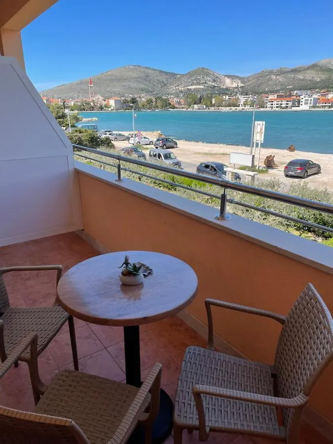 Apartments Kapetanovi Dvori Trogir
